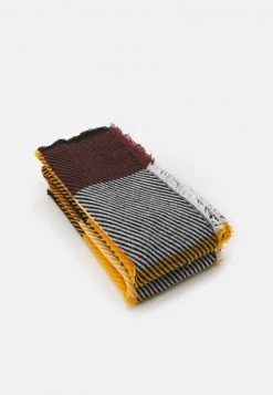 Even&Odd Bufanda - Yellow/red, Mujer 7 Even&Odd Bufanda - Yellow/red, Mujer -Even&Odd Ventas 2024 255fa9a7500c40799ff336d14059cf77