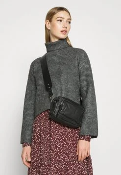 Even&Odd Mujer CROPPED BOXY ROLL NECK - Jersey De Punto - Mottled Dark Grey 13 Even&Odd Mujer CROPPED BOXY ROLL NECK - Jersey De Punto - Mottled Dark Grey -Even&Odd Ventas 2024 2e43b1e3ad6241fe861cc0d105b23baf