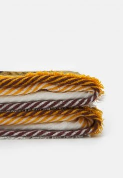 Even&Odd Bufanda - Yellow/red, Mujer 8 Even&Odd Bufanda - Yellow/red, Mujer -Even&Odd Ventas 2024 4173e87fa0a44552b820926e1d84902c