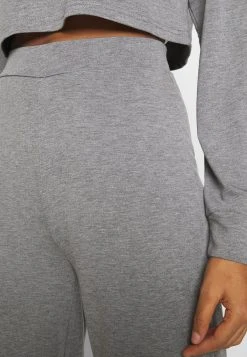 Even&Odd Mujer SWEAT SET WIDE LEG TROUSER - Chándal - Mottled Grey 14 Even&Odd Mujer SWEAT SET WIDE LEG TROUSER - Chándal - Mottled Grey -Even&Odd Ventas 2024 589e9f68c16d4d4cbc9ee10975c1405c