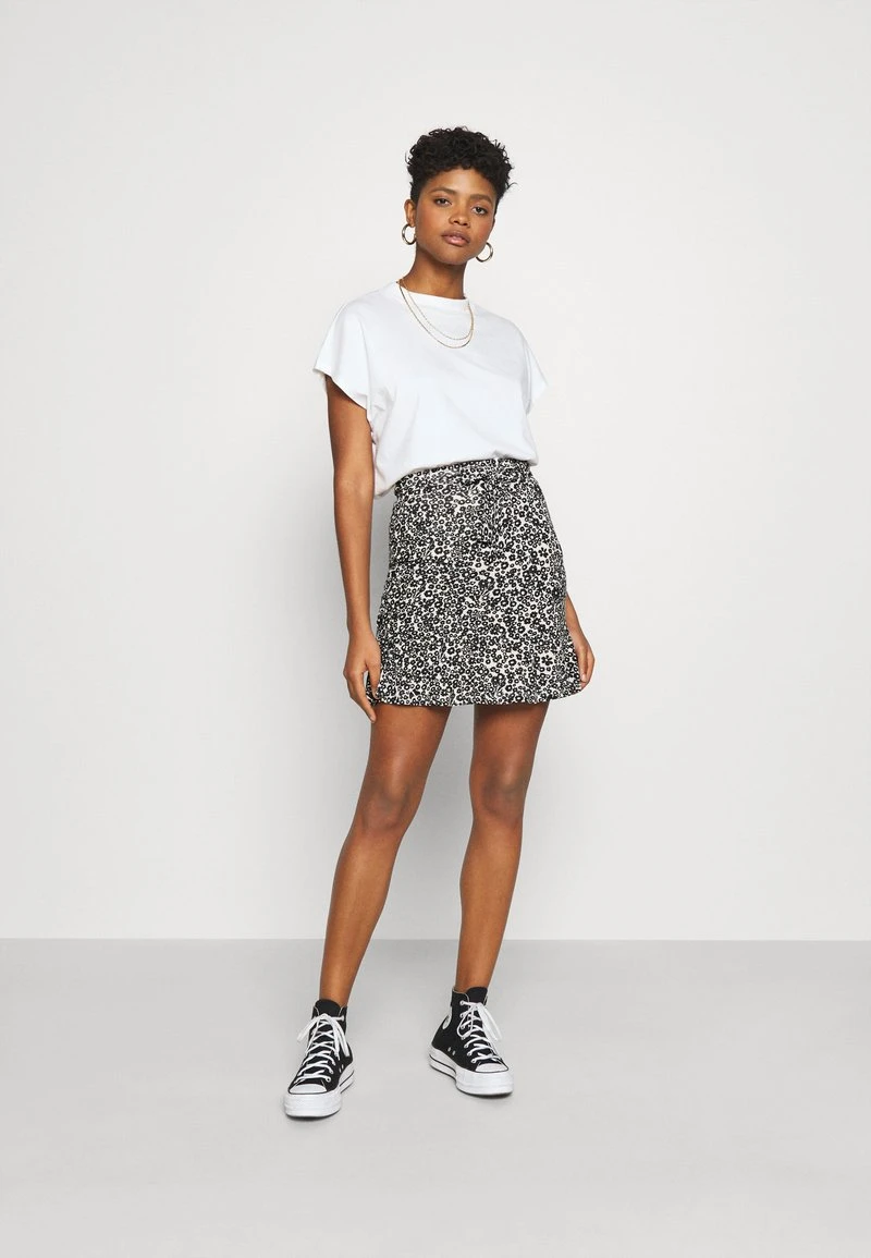 Even&Odd Mujer Minifalda - White/black 4 Even&Odd Mujer Minifalda - White/black - Imagen 2