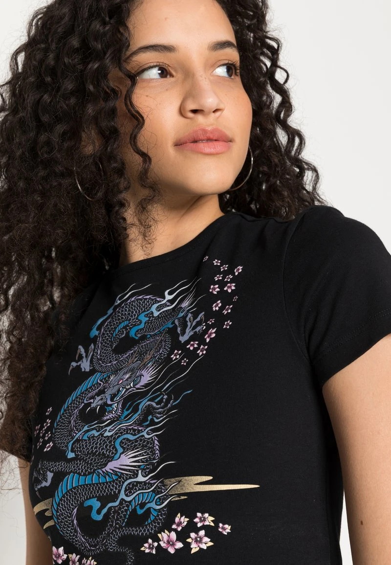 Even&Odd Mujer TAYLOR JAPANESE DRAGON WITH FLOWERS TEE - Camiseta Estampada - Black 7 Even&Odd Mujer TAYLOR JAPANESE DRAGON WITH FLOWERS TEE - Camiseta Estampada - Black - Imagen 5