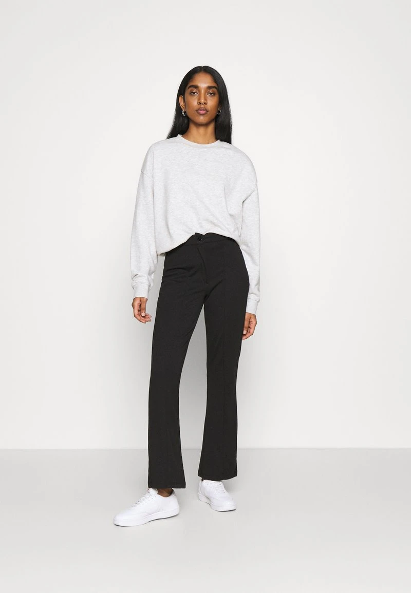 Even&Odd Mujer KICKFLARE BITTON UP TROUSER - Pantalones - Black 4 Even&Odd Mujer KICKFLARE BITTON UP TROUSER - Pantalones - Black - Imagen 2