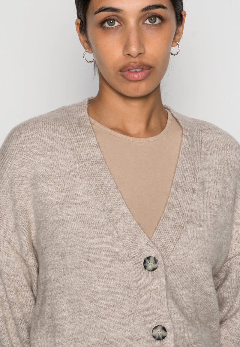 Even&Odd Mujer BASIC BLEND BUTTON CROP - Chaqueta De Punto - Taupe 7 Even&Odd Mujer BASIC BLEND BUTTON CROP - Chaqueta De Punto - Taupe - Imagen 5