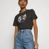 Even&Odd Mujer HATTIE MIRRORED DRAGONS TEE - Camiseta Estampada - 801 - Anthracite -Even&Odd Ventas 2024 84adf9f2e6704871a4de83595ee1e3ff