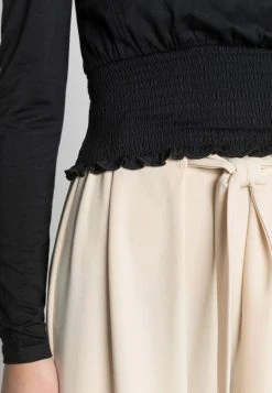 Even&Odd Mujer SHIRRING DETAIL LONG SLEEVE CROP WITH GATHER - Camiseta De Manga Larga - Black -Even&Odd Ventas 2024 88e66fbdacd742699995c51e3e12c855