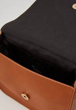 Even&Odd Mujer Bandolera - Cognac 8 Even&Odd Mujer Bandolera - Cognac -Even&Odd Ventas 2024 962a646a42d44daca075ea1944f7b633