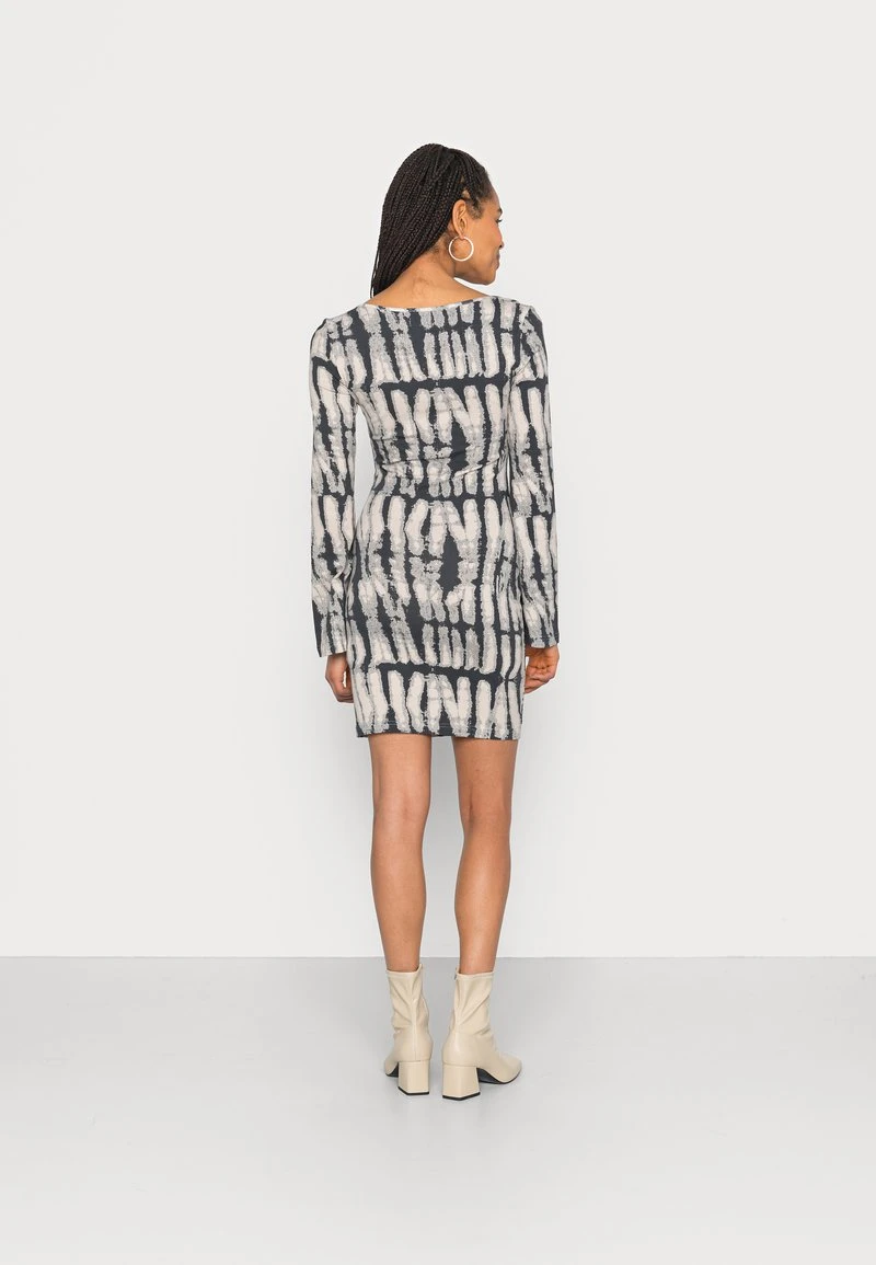 Even&Odd Mujer FLARED SLEEVES DRESS 2 Pack - Vestido Informal - Black/light Grey 5 Even&Odd Mujer FLARED SLEEVES DRESS 2 Pack - Vestido Informal - Black/light Grey - Imagen 3