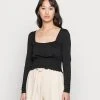 Even&Odd Mujer SHIRRING DETAIL LONG SLEEVE CROP WITH GATHER - Camiseta De Manga Larga - Black