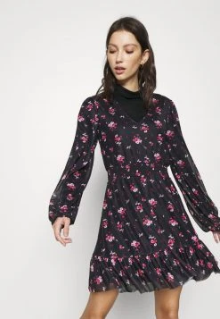 Even&Odd Mujer CINTERED V NECK ALL OVER MESH MINI VOLANT DRESS - Vestido Informal - Black/red